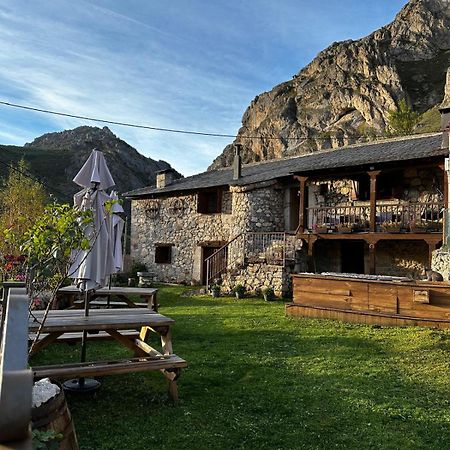 Apartamentos Rurales La Laguna Somiedo Valle de Lago Esterno foto