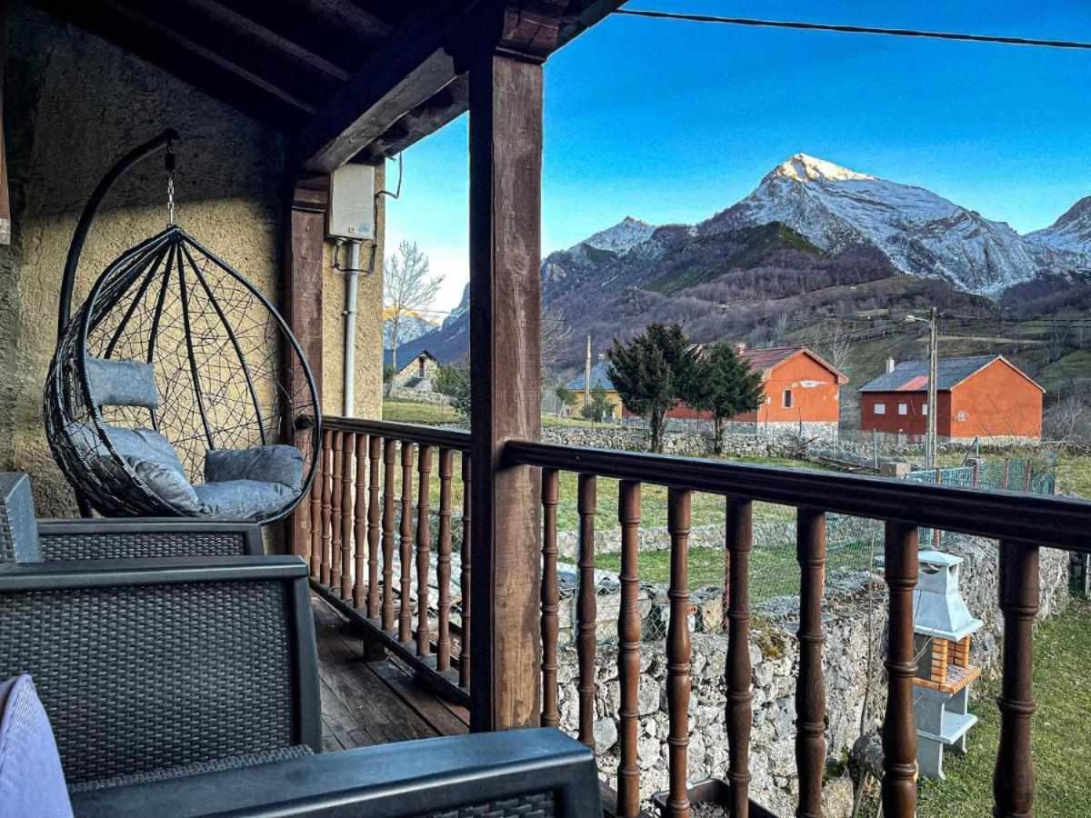 Apartamentos Rurales La Laguna Somiedo Valle de Lago Esterno foto