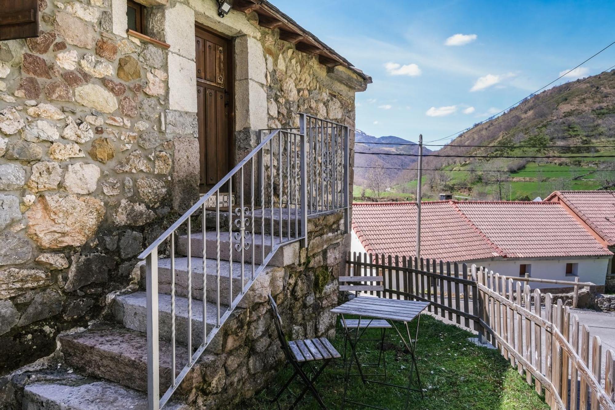 Apartamentos Rurales La Laguna Somiedo Valle de Lago Esterno foto